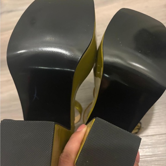 Green Platform Strappy Sandals - Picture 7 of 8